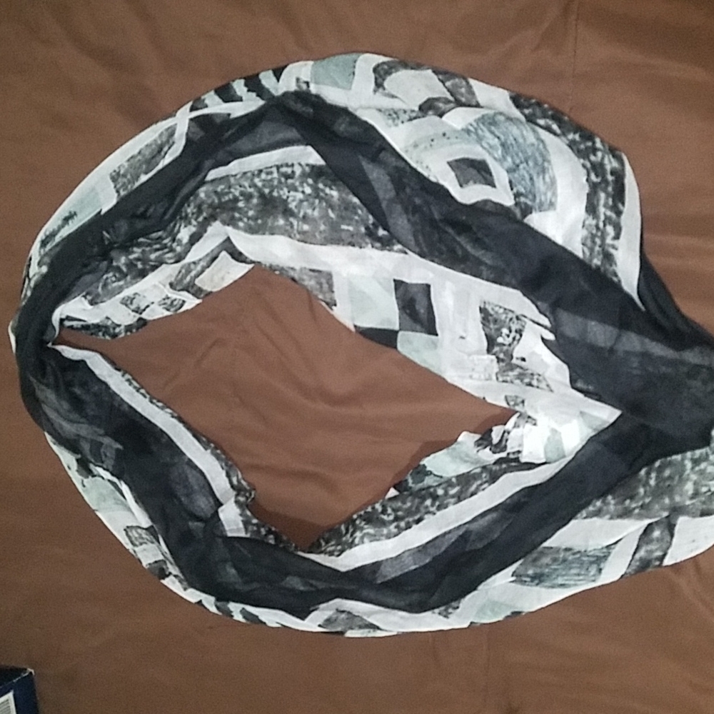 Scarf bundle - Picture 2 of 4